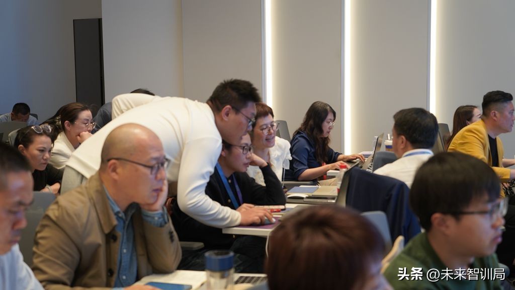 关键词布局与技术优化_seo移动手机端优化_SEO算法原理解析